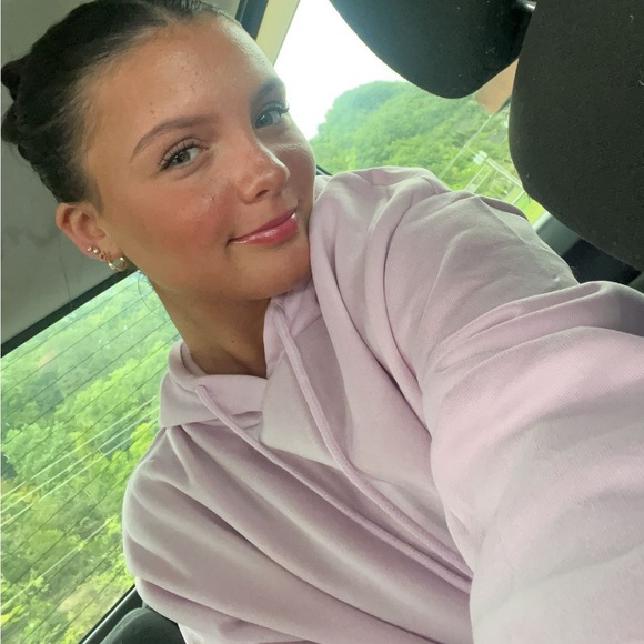 Meet your Posher, Mylee - Picture 1 of 1